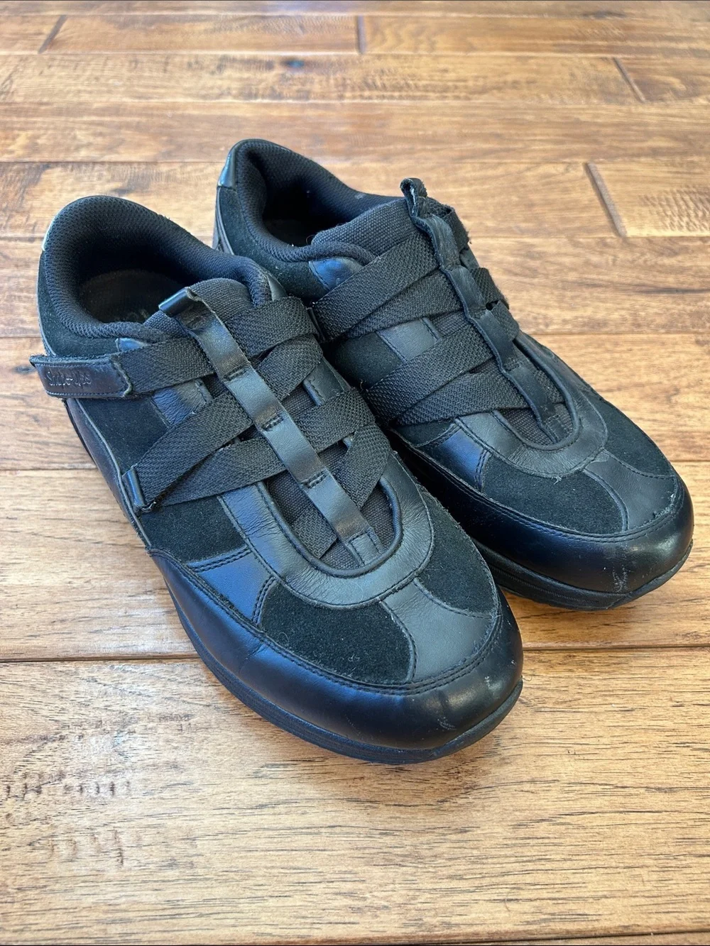 Skechers Shape Ups Hydro XW Z Strap Walking Sneakers Black Womens Size 9